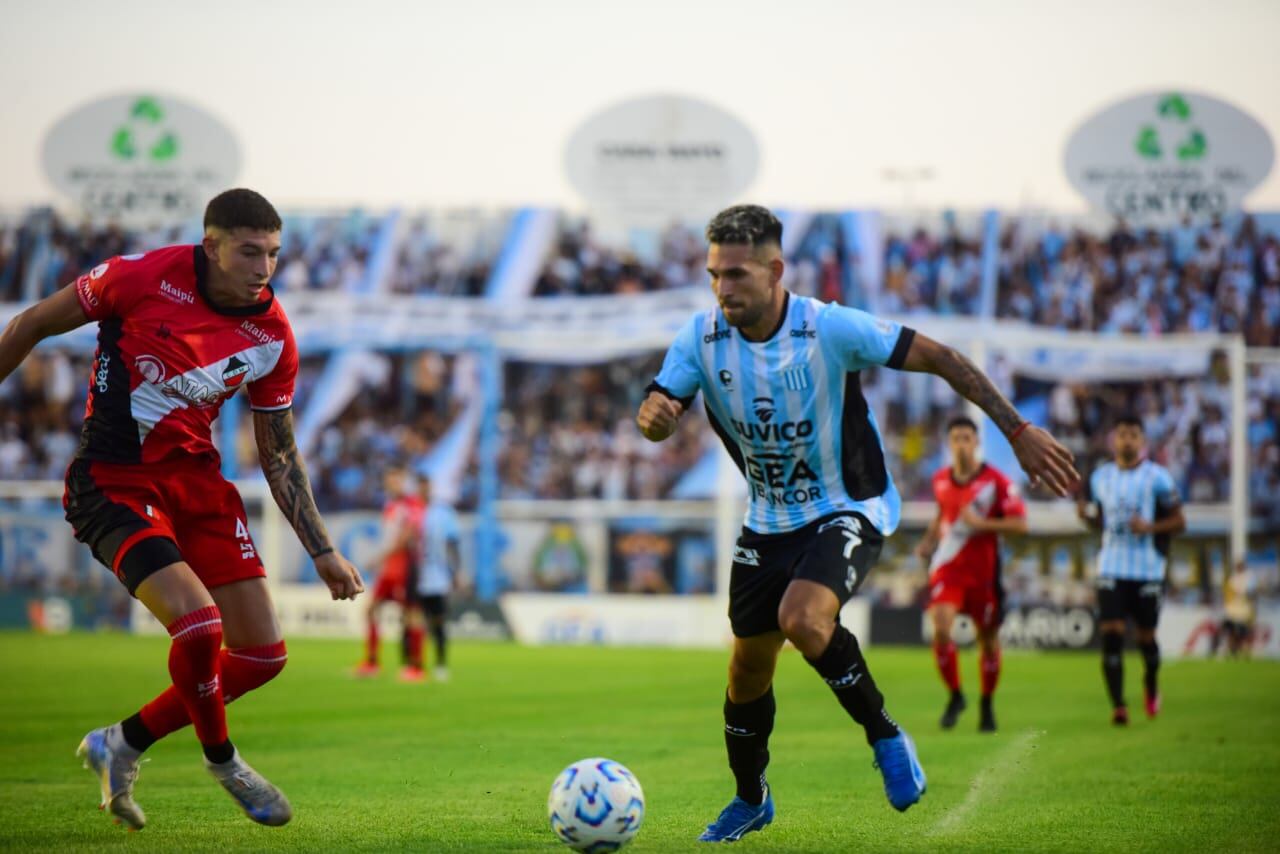 Racing de Nueva Italia se mide ante Deportivo Maipú, por la Zona A, en lo que será su primer encuentro oficial de la Primera Nacional 2025. (César Heredia / La Voz)