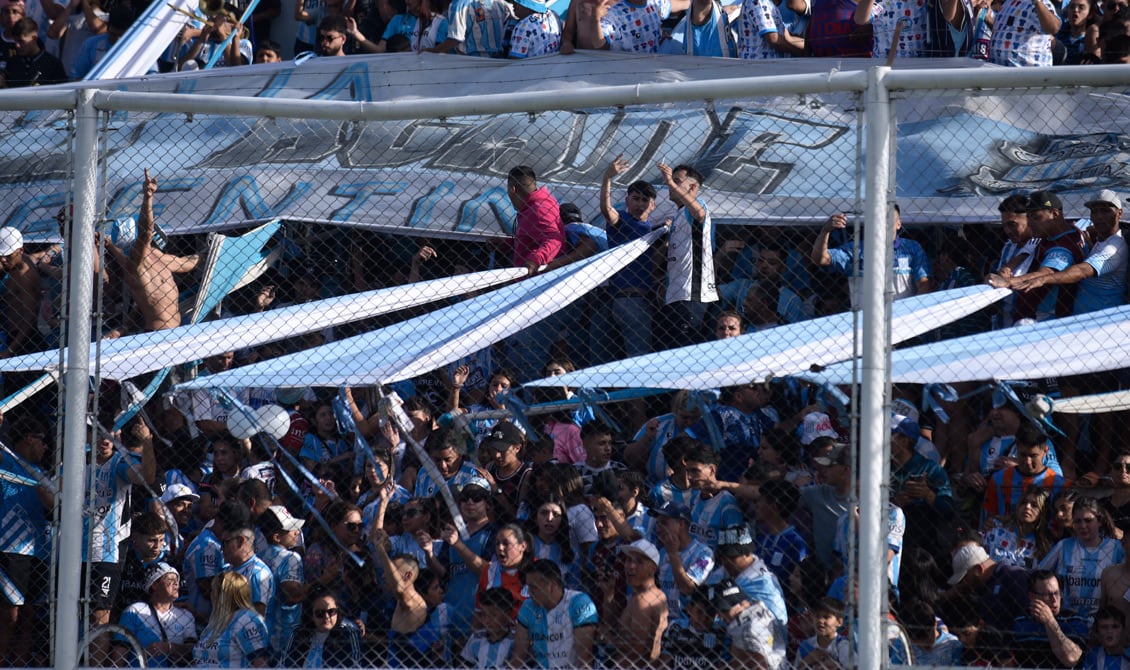 Racing contó con el apoyo de miles de hinchas este domingo (Foto: Ramiro Pereyra).