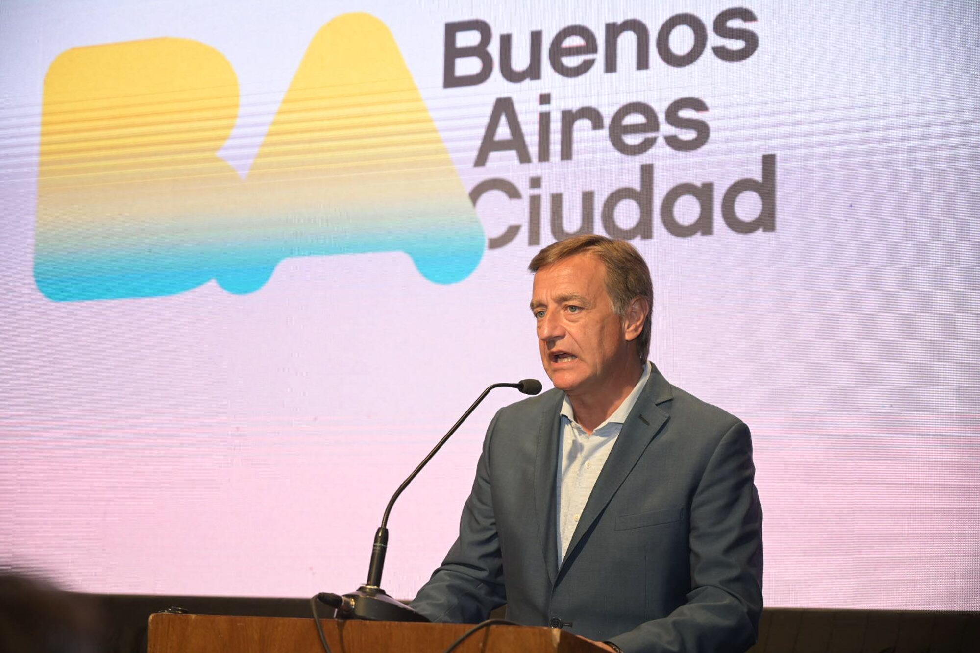 Rodolfo Suarez en la presentación del Distrito del Vino, que estará en el barrio porteño de Devoto.