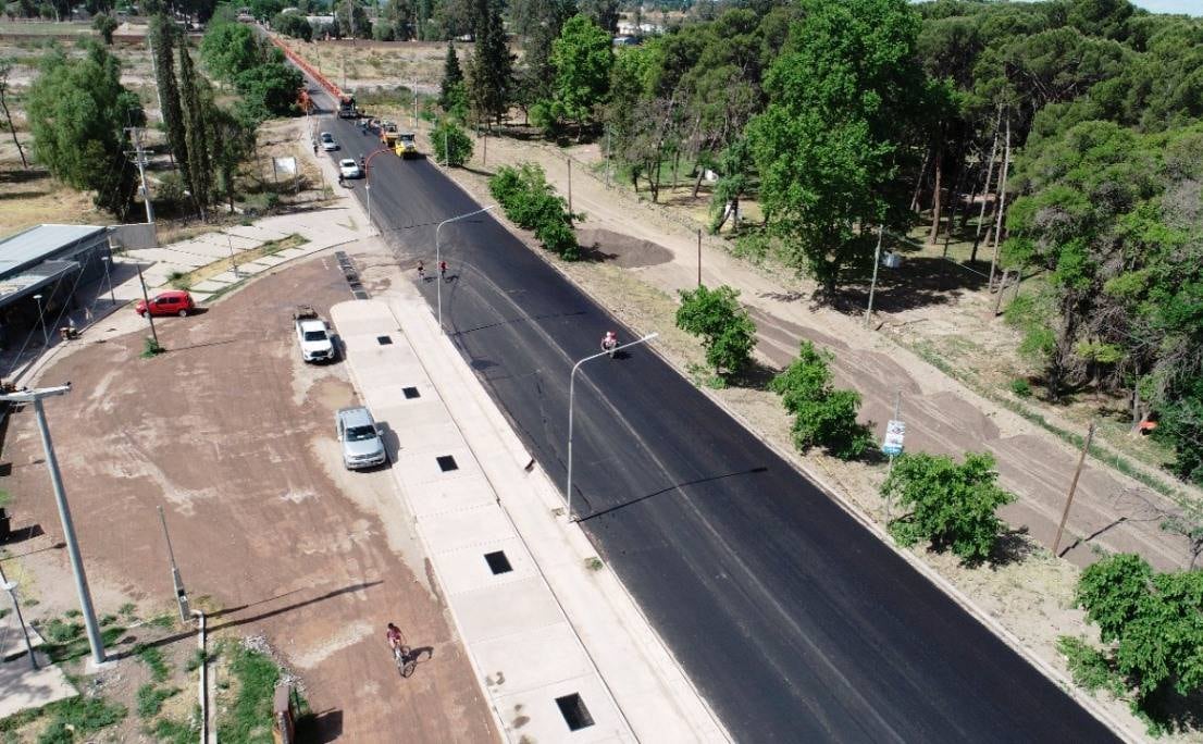 Terminaron la repavimentación de avenida Balloffet a la alutara de los dos puentes.