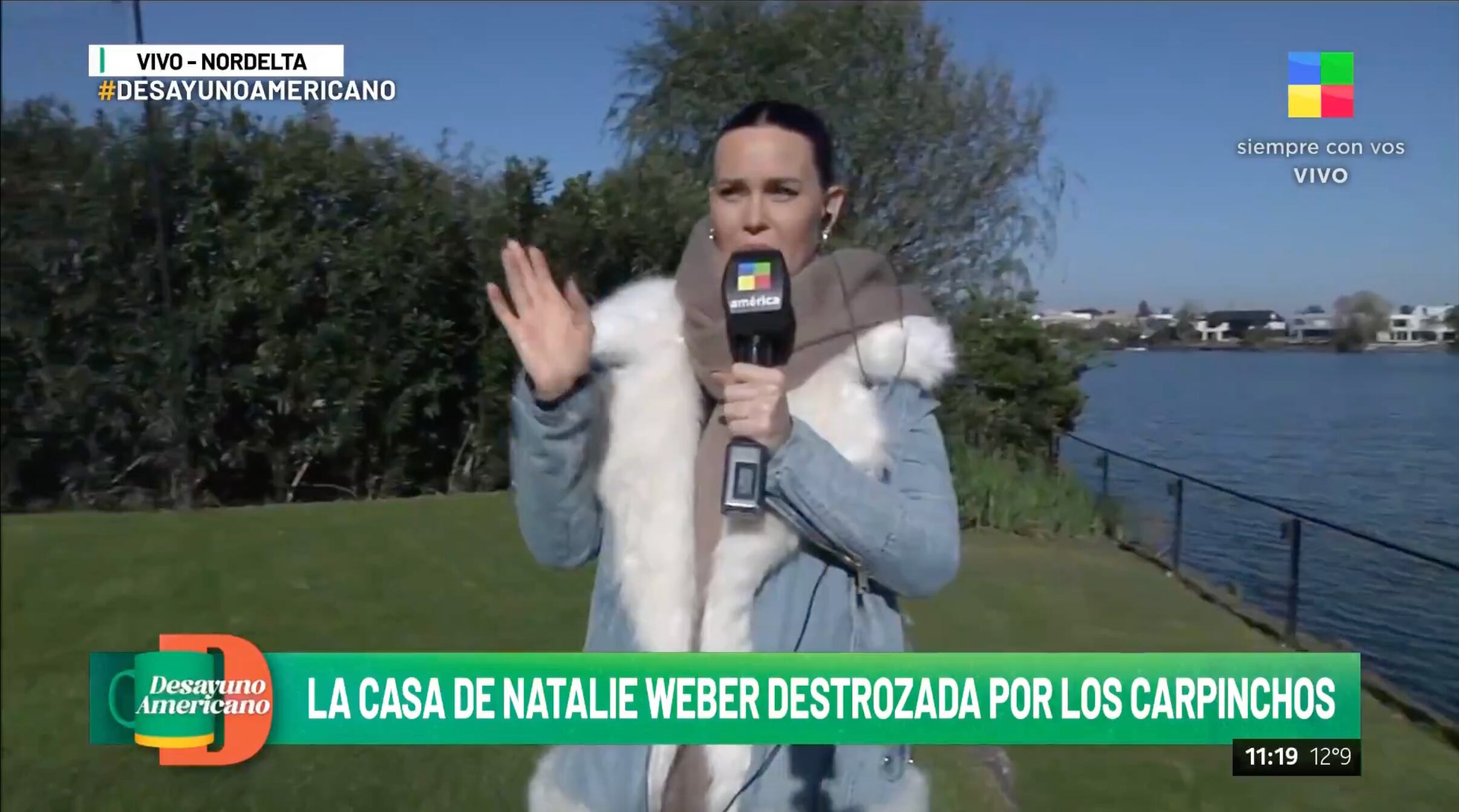 Natalie Weber mostrando en "Desayuno Americano" por dónde entran los carpinchos a su propiedad. (Foto: captura de pantalla)