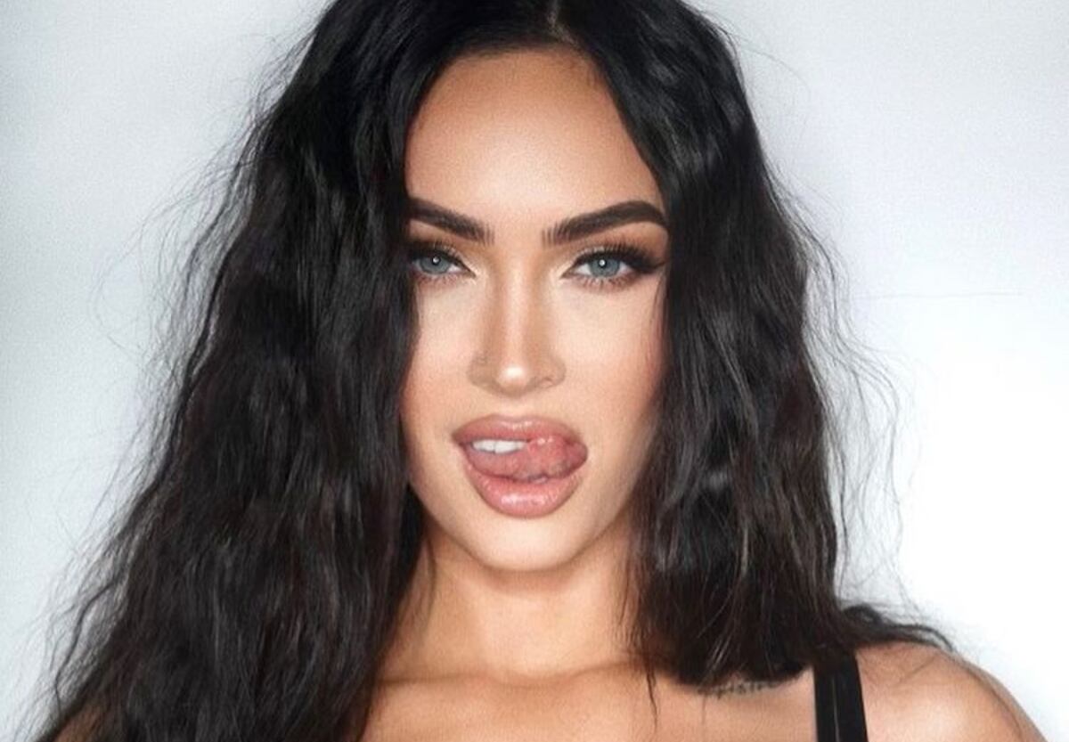 Megan Fox dejó todo su cuerpo al descubierto al disfrazarse, pero un juguete para adultos cautivó la atención del público
