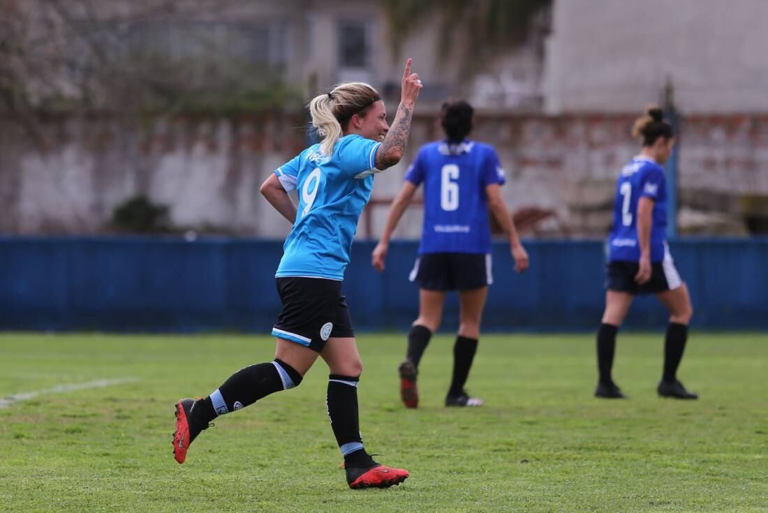 Maira Acevedo, una de las goleadoras piratas (Prensa Belgrano)