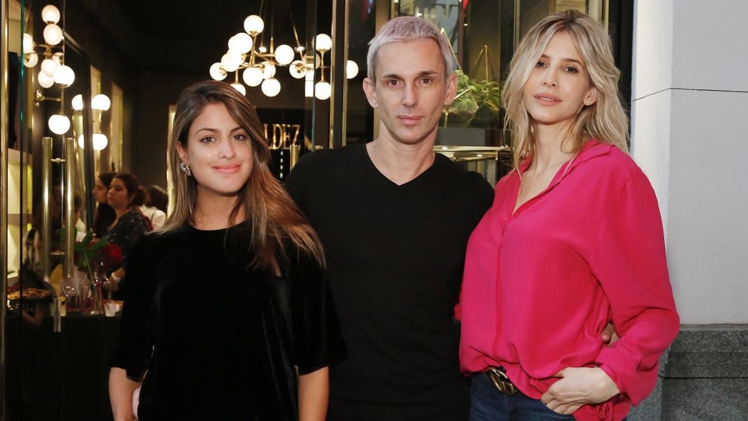 Agustina Casanova junto con Guillermina Valdes y Fabian Paz, socios en Valdez.