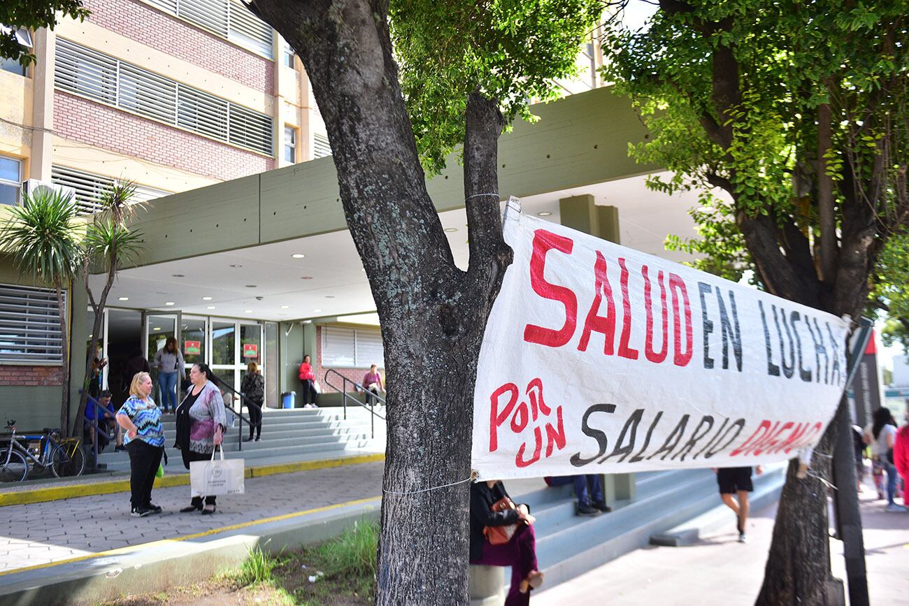 El paro de los trabajadores de salud tiene mayor impacto en la zona del Polo Sanitario. (Ramiro Pereyra / La Voz)