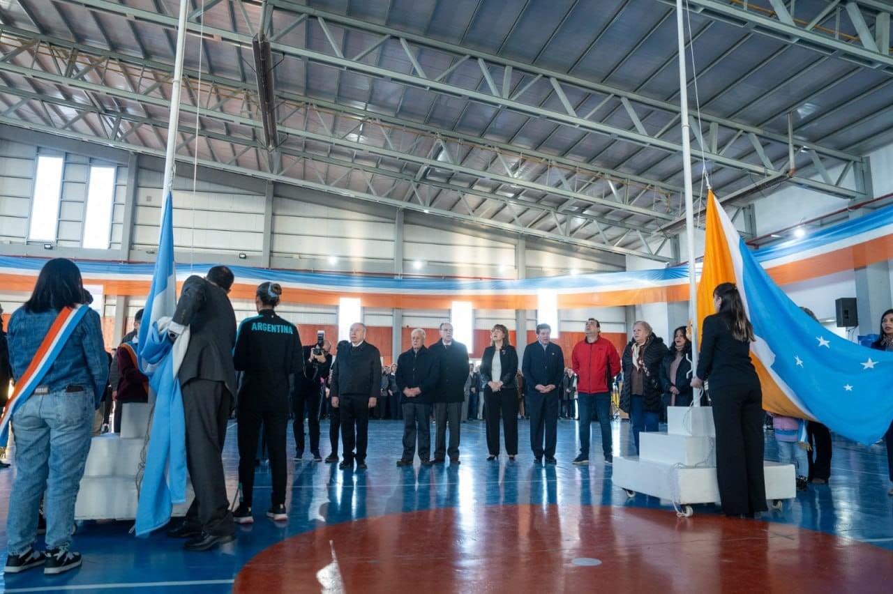 33° aniversario de la jura de la Constitución de Tierra del Fuego AIAS.