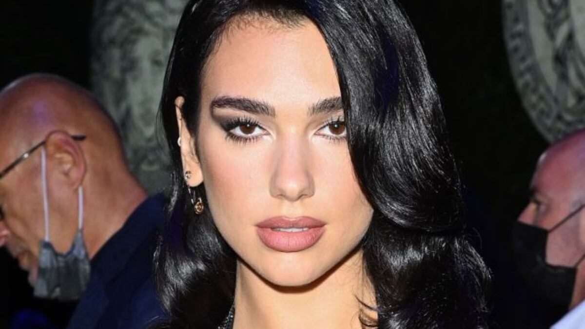 Dua Lipa lució un mono floreado y enloqueció a sus seguidores en Instagram