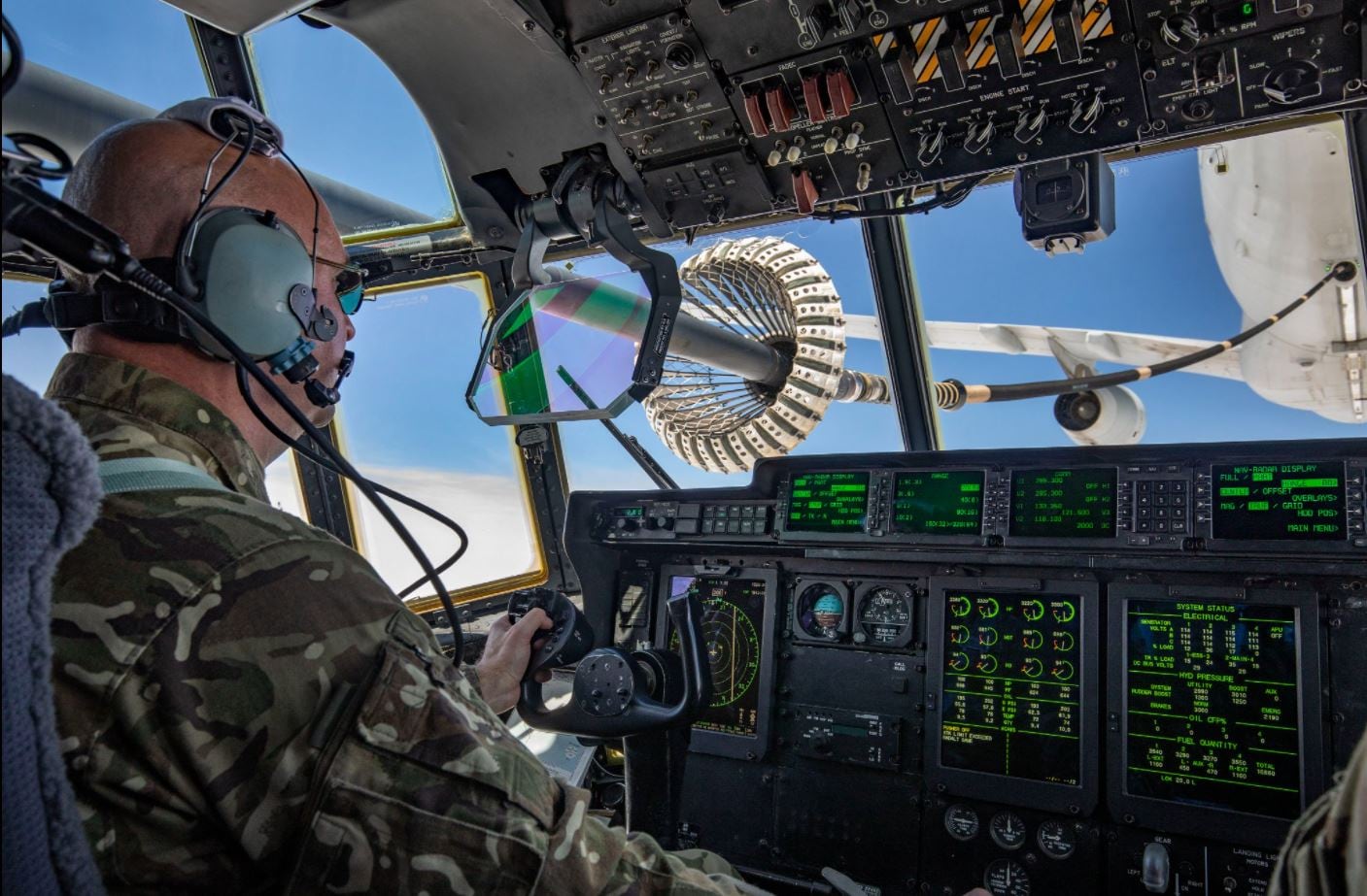 Reabastecimiento en vuelo desde el Airbus A330 al C-130J.