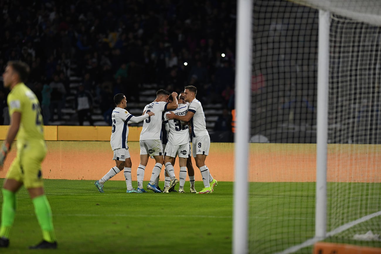 Talleres 2 y Atlético Tucumán 0, en duelo por la segunda fecha de la Liga Profesional 2024, en el Kempes. (Ramiro Pereyra / La Voz)