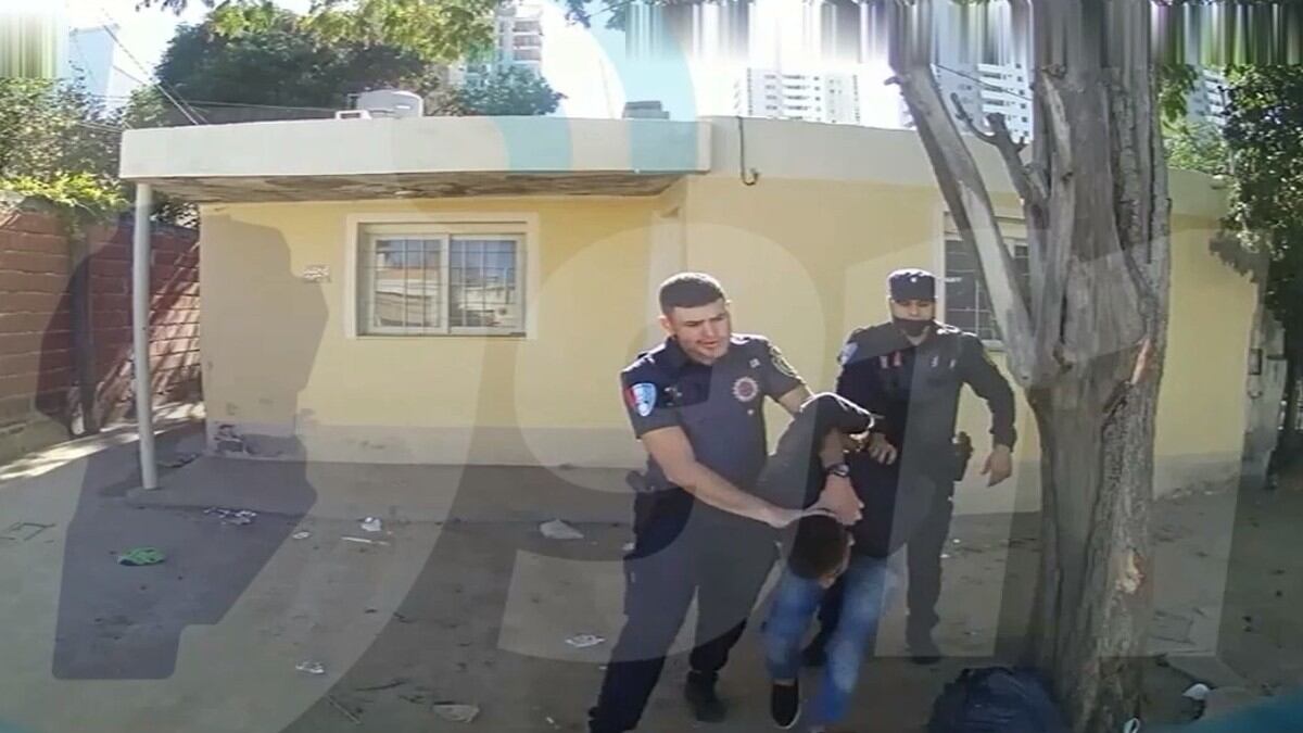Inseguridad en Córdoba: otros cuatro detenidos por robar ruedas en la vía pública