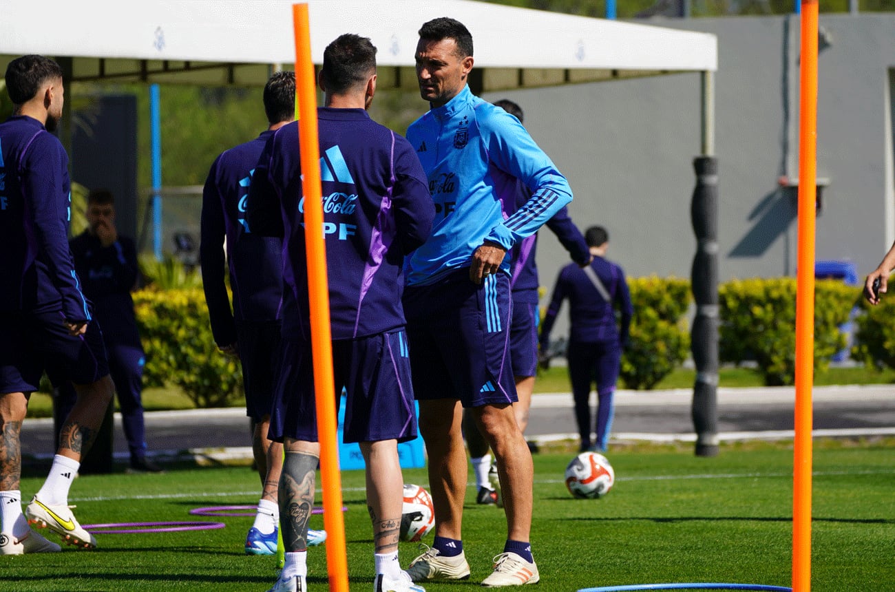 Se posterga el encuentro entre Messi y Scaloni para hablar del futuro de la Selección Argentina.