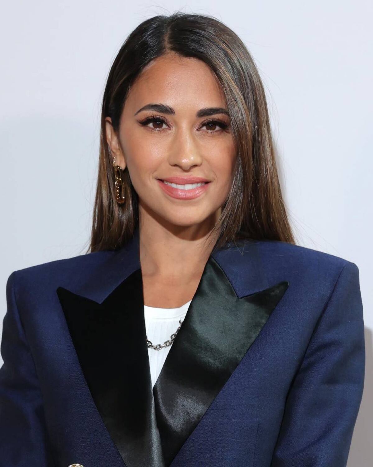 Antonela Roccuzzo compartió su sesión de fotos tras un desfile de moda top