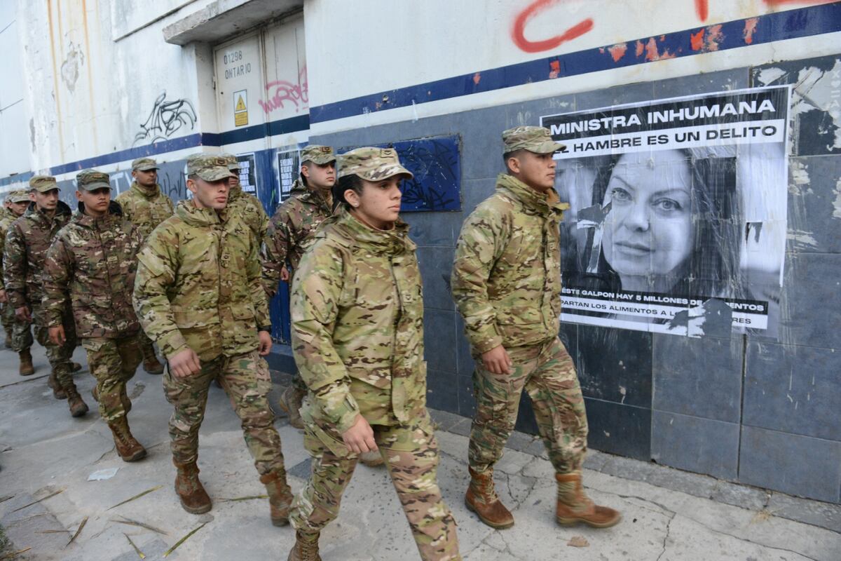 Comenzó el reparto de alimentos guardados en Villa Martelli