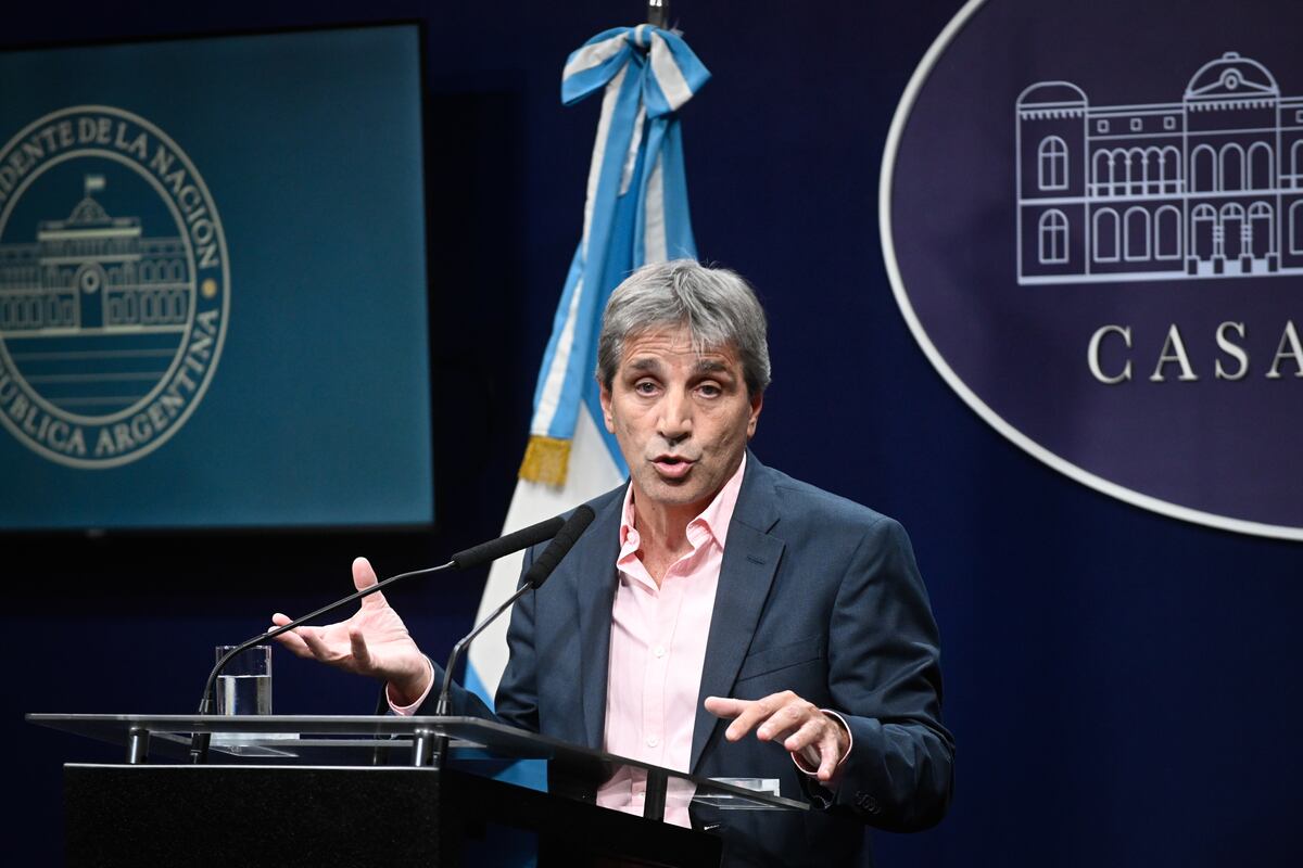 Alerta de mercado, mientras Caputo avanza en el plan de limpieza de pasivos del Central