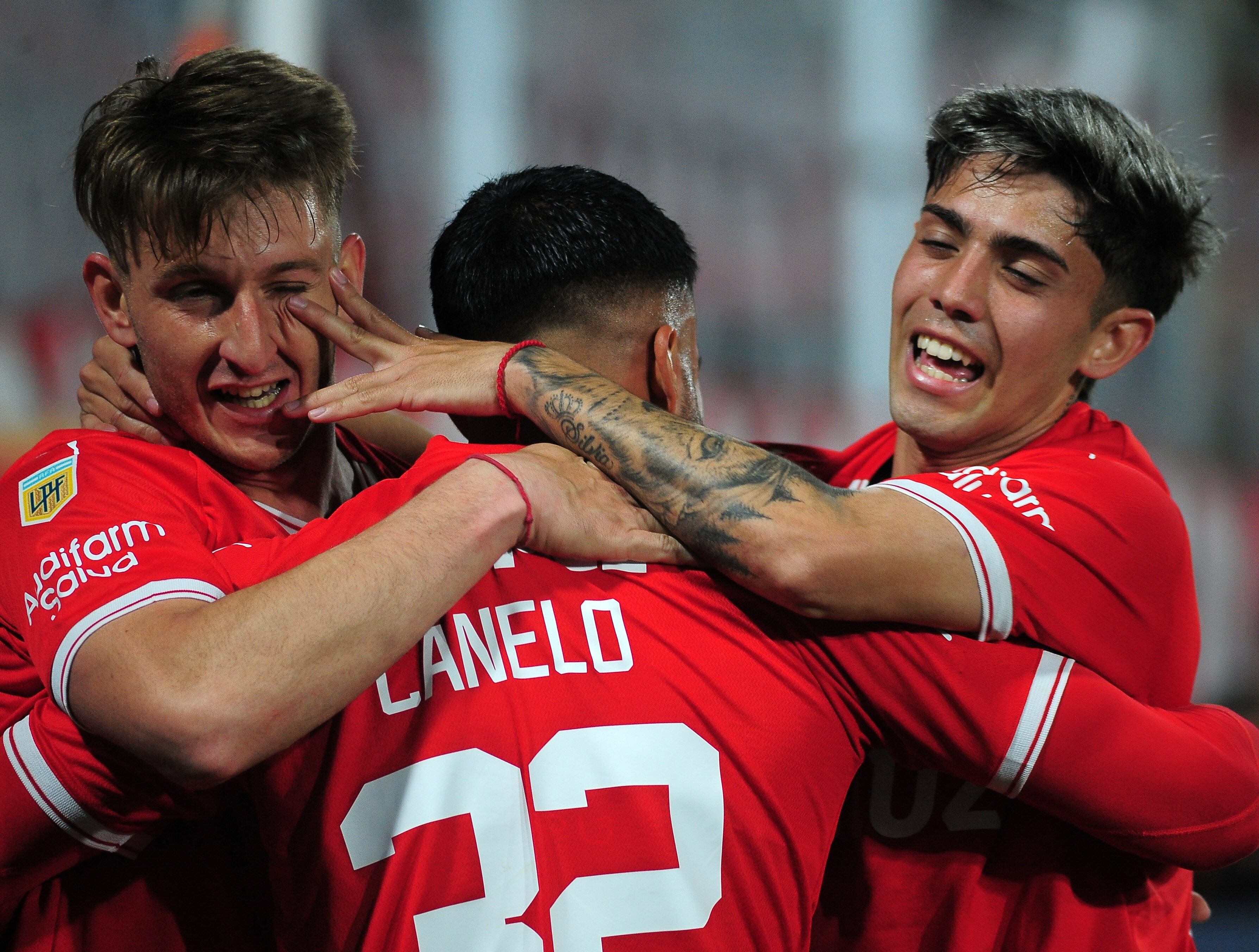 Independiente y el festejo de Canelo ante Huracán. (Fotobaires).