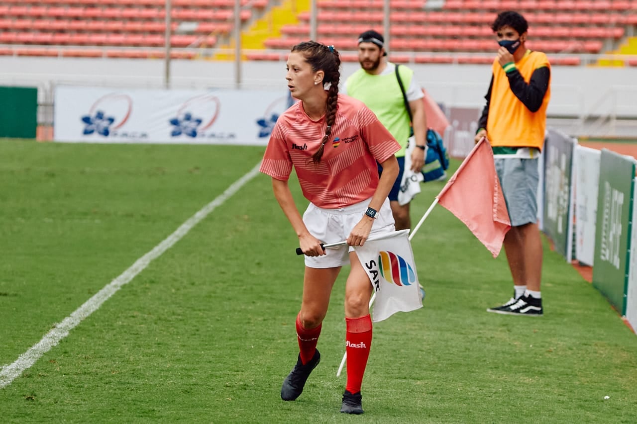 Rugby. Nerea Livoni, única referee sudamericana en el clasificatorio para el circuito mundial que se desarrollará en Chile, la próxima semana.