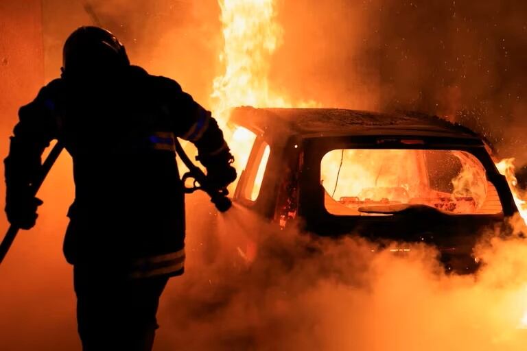 Disturbios en Francia. Foto: REUTERS/Pascal Rossignol.