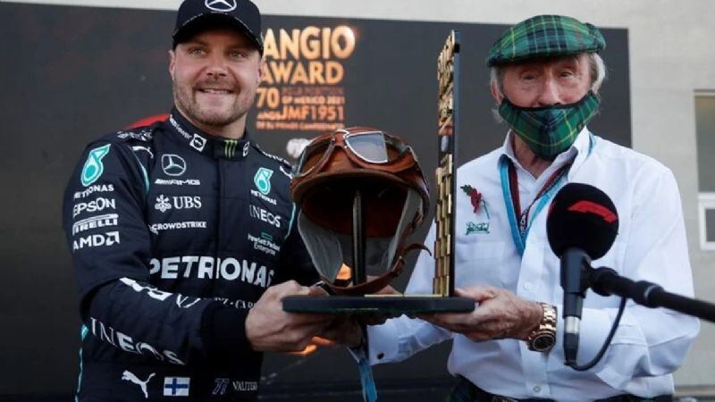 El pasado sábado en México, Valtteri Bottas, recibió una réplica del casco de Juan Manuel Fangio, de quien hoy se realizará un tributo en Balcarce.