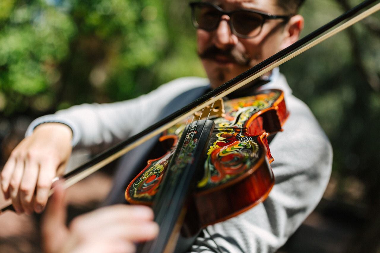 Francisco lleva 19 años tocando el violín, convirtiéndose en su vida.