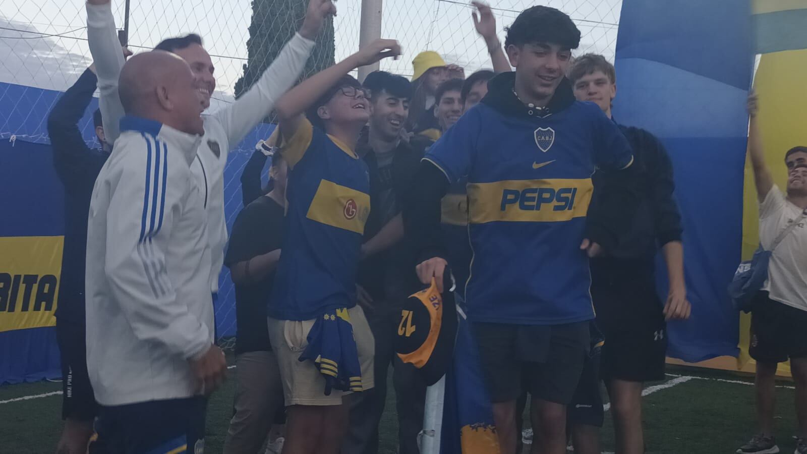 Clemente Rodríguez visitó Tres Arroyos y participó de un banderazo a favor de Riquelme