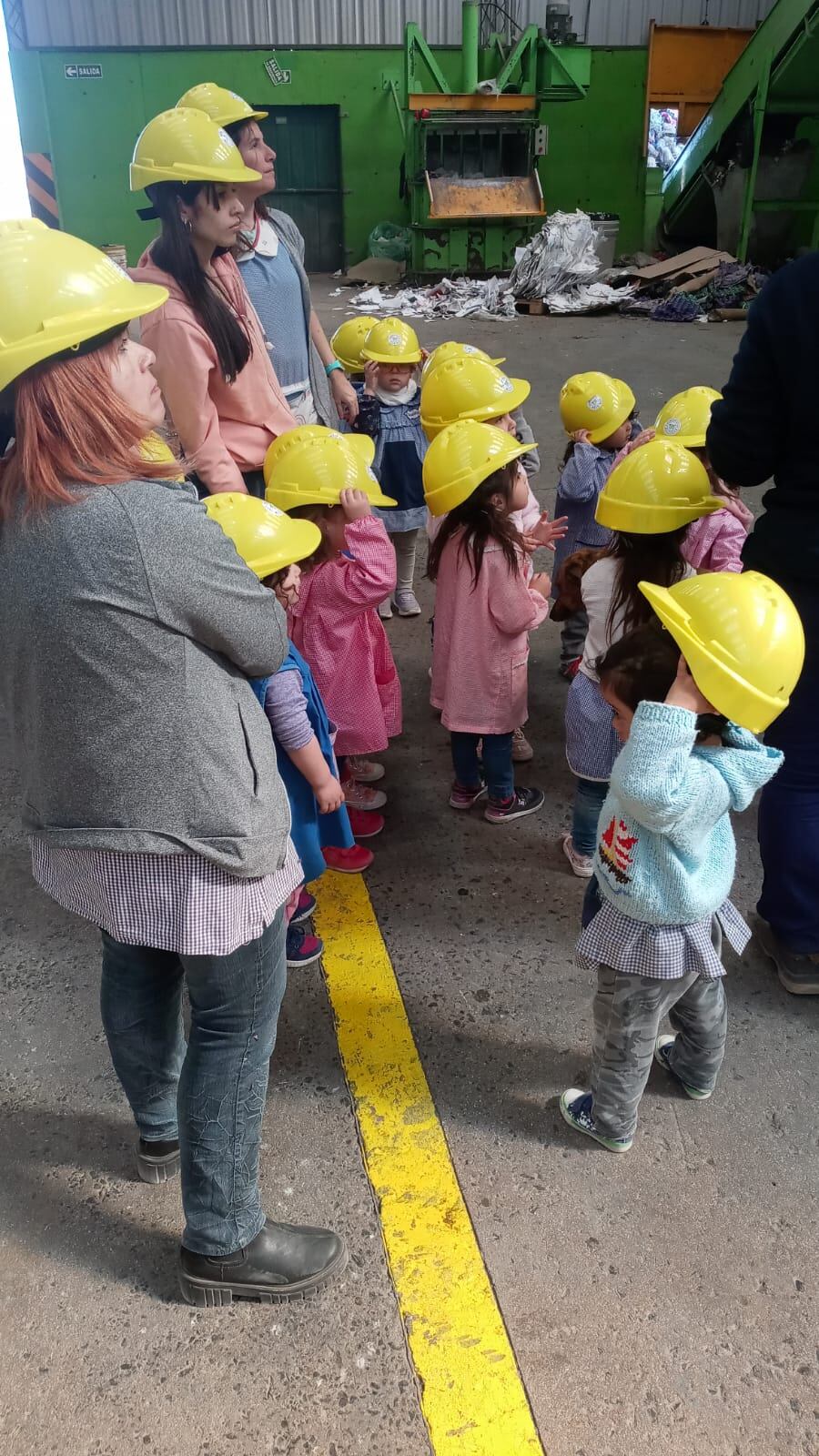 Alumnos del Jardín 915 visitaron la Planta de Separación de Residuos de Tres Arroyos