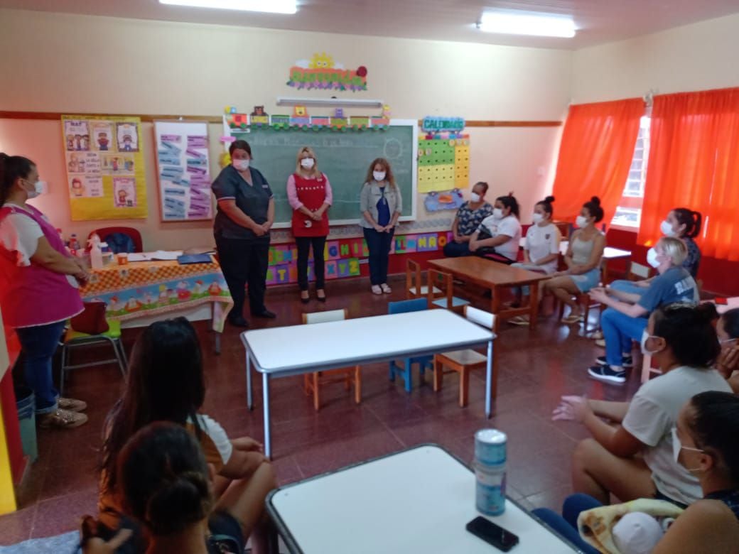 Taller para tratamiento de las violencias en Colonia Victoria.