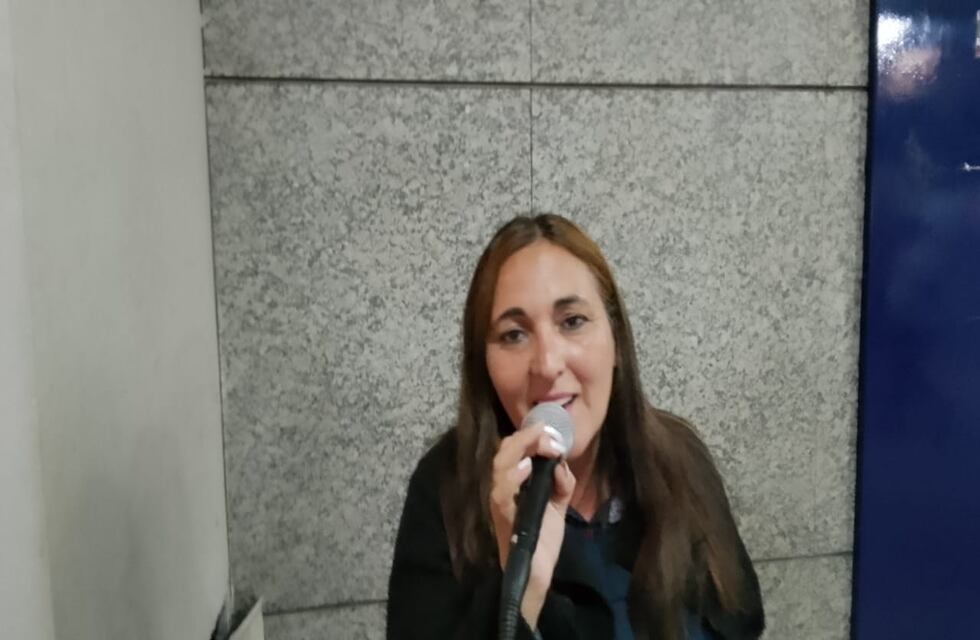 Noelia Rivero, una voz en la peatonal
