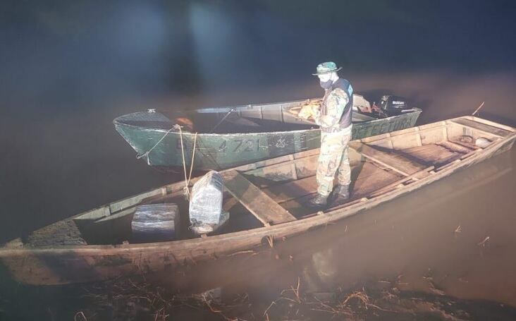 Dos detenidos y marihuana secuestrada en El Soberbio.