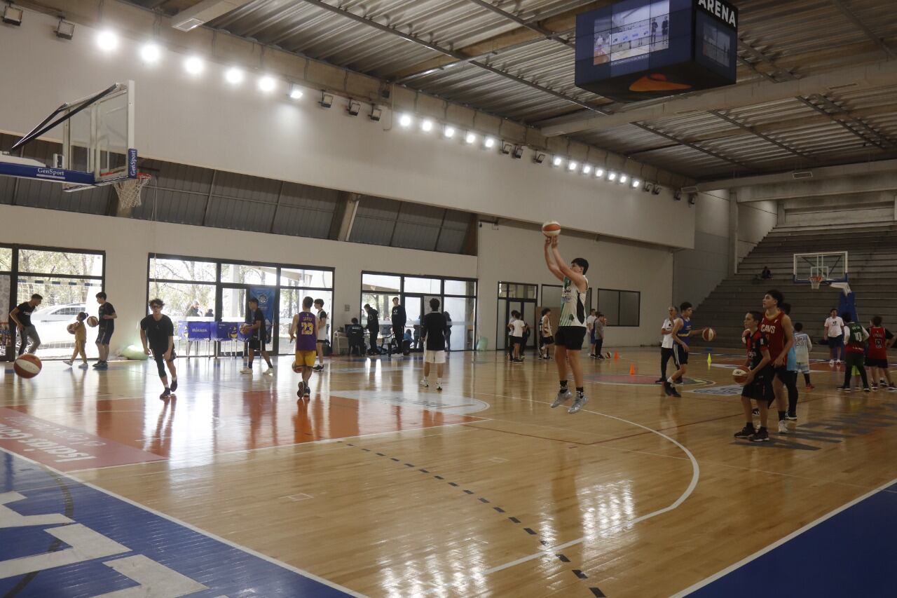 Clínica de Básquet en el Estadio Arena