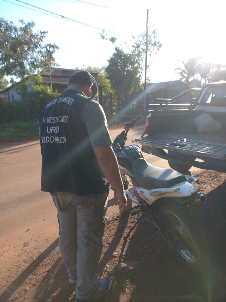 Recuperan una motocicleta sustraída en Wanda.