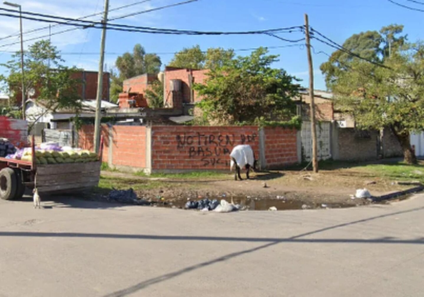 Esta fue la esquina donde la Policía halló las piernas descuartizadas en una bolsa de basura el jueves.