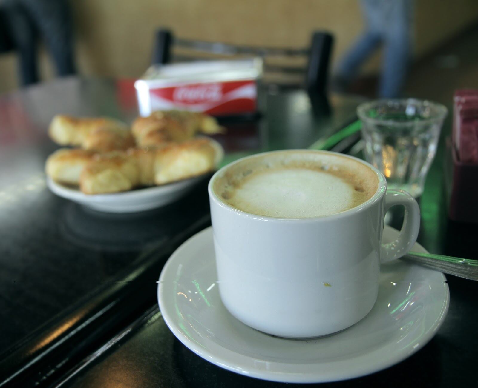 El típico desayuno argentino.