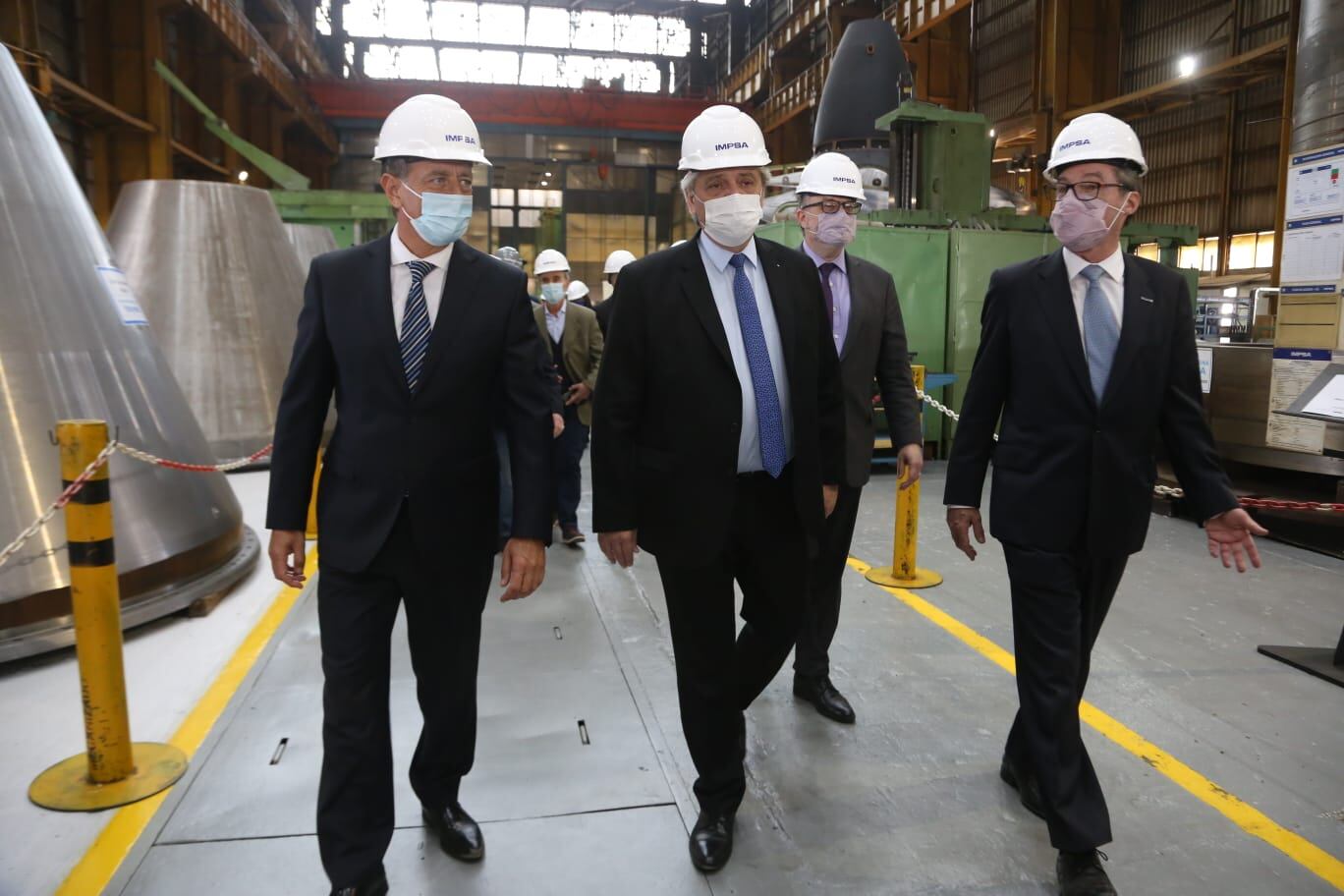 Alberto Fernández y Rodolfo Suarez en Impsa Mendoza.