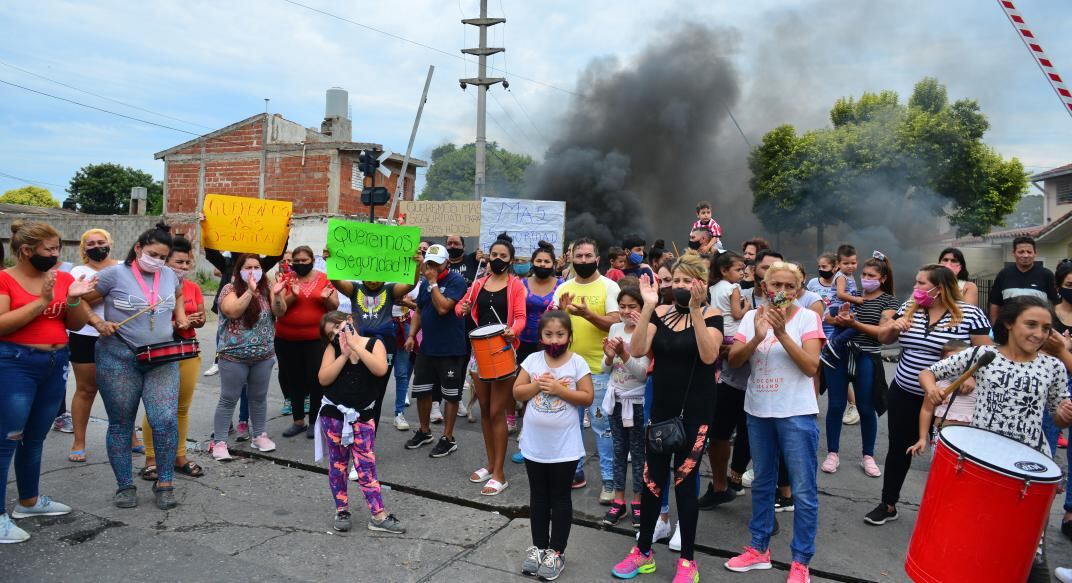 Vecinos de Marqués Anexo se manifestaron por la inseguridad (José Hernández/La Voz)