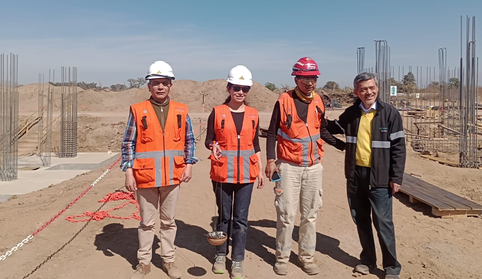 "Este es el Perico que crece y el Perico que produce", dijo el secretario de Producción e Industria local, Martín Miguel Llanos en su visita a las obras de Tsingshan en el Parque Industrial.