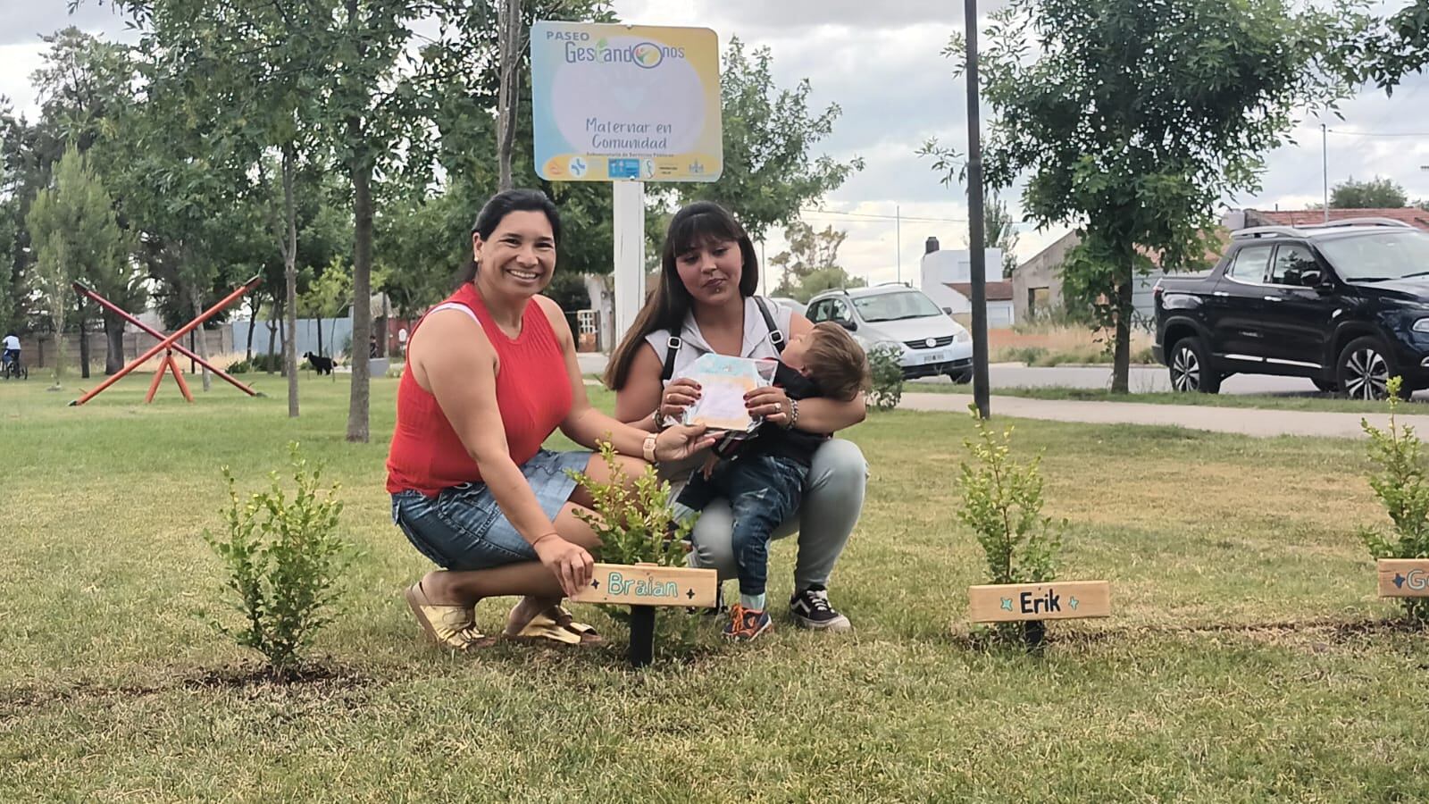 Tres Arroyos, Gestándonos en comunidad plantó árboles en la plaza del barrio Villa Italia