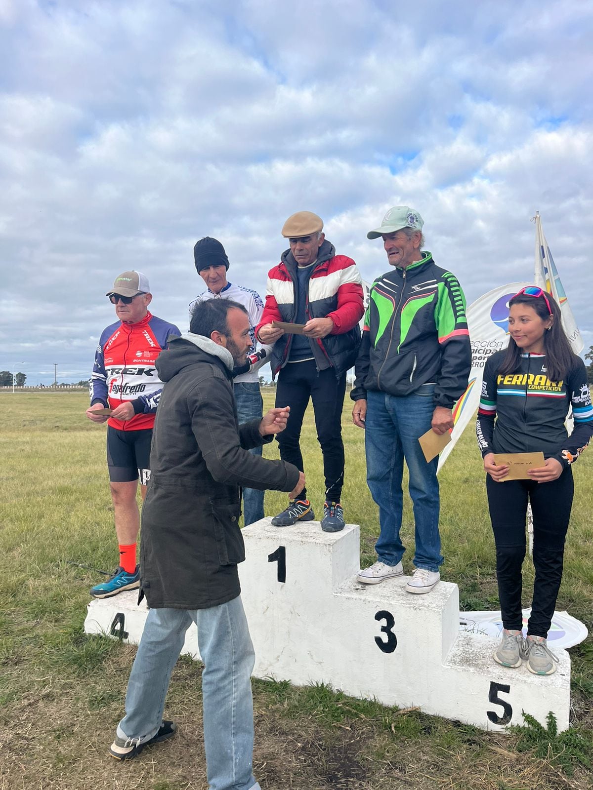 Se llevó a cabo el festival de Ciclismo en la pista municipal