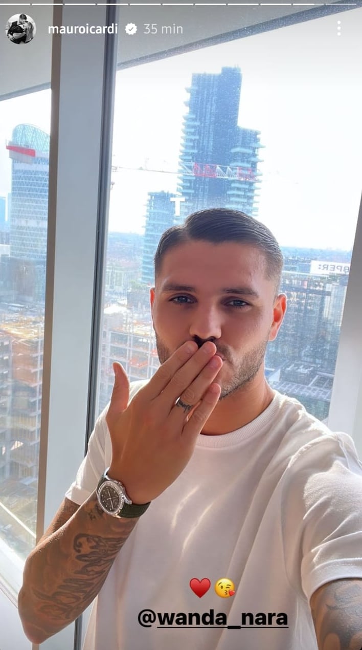 Tras filtrar los chats, Mauro Icardi le envió un beso sarcástico a Wanda Nara.