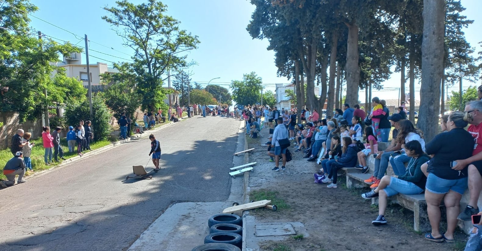 Las familias puntaltenses volvieron a sonreír con la largada de carritos a rulemanes