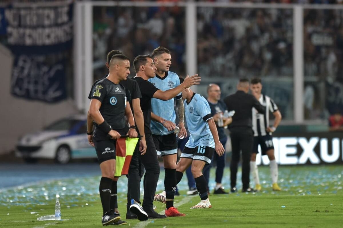 El enojo de Vegetti con Buffarini en la goleada de Talleres ante Belgrano