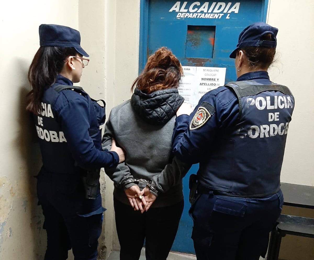 Fue detenida la presunta instigadora de los saqueos a un supermercado en Río Cuarto. (Gentileza Policía de Córdoba)