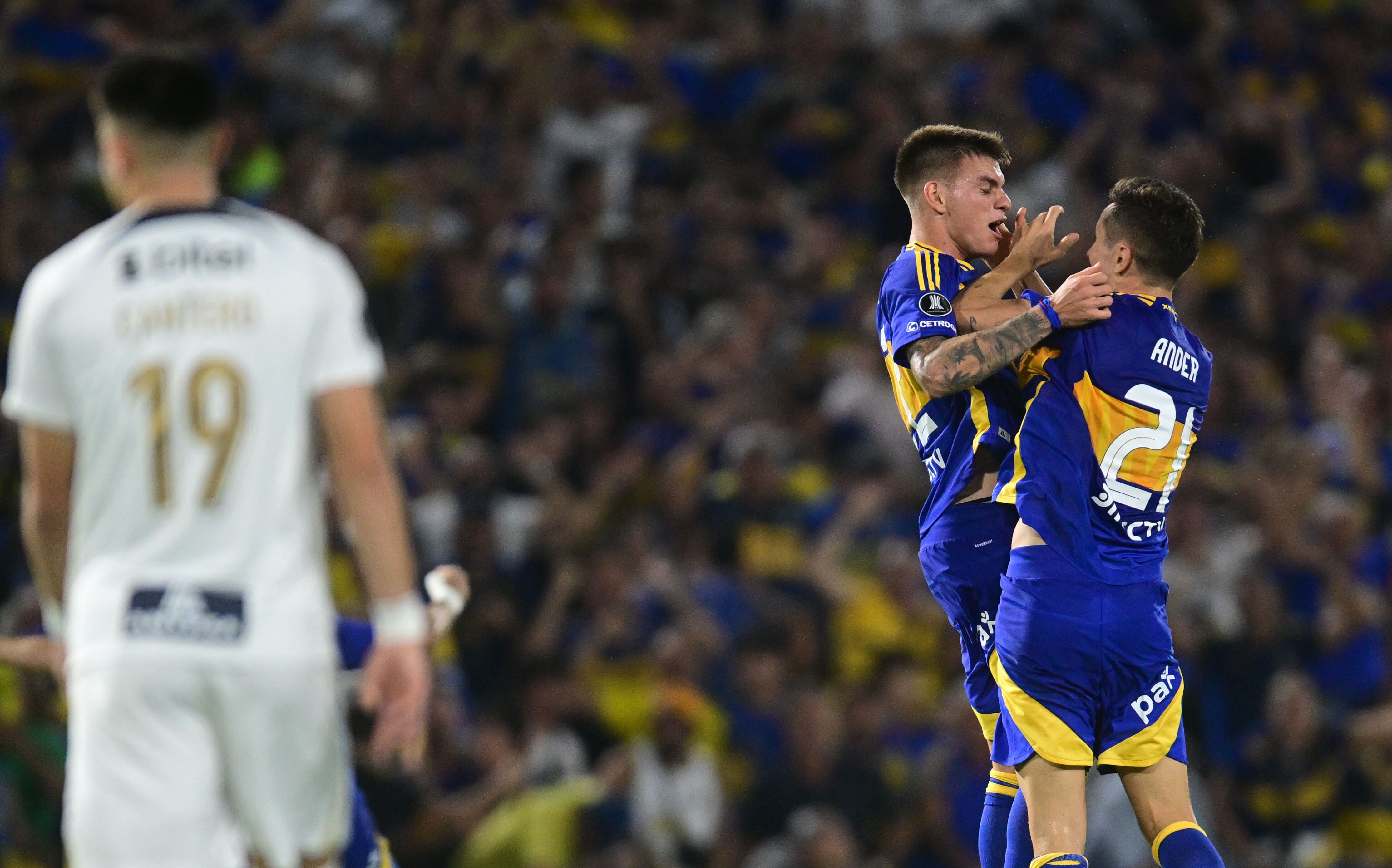 Boca le ganó en la definición por penales a Alianza Lima de Perú y se clasificó a la fase 3 de la Copa Libertadores. (Fotobaires)