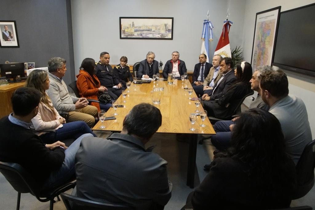 Reunión entre la Provincia, Fiscalía general y Cámaras comerciales por falsos rumores de saqueos