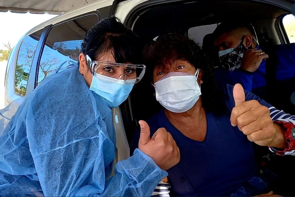 La Mona Jiménez completó la vacunación contra el coronavirus
