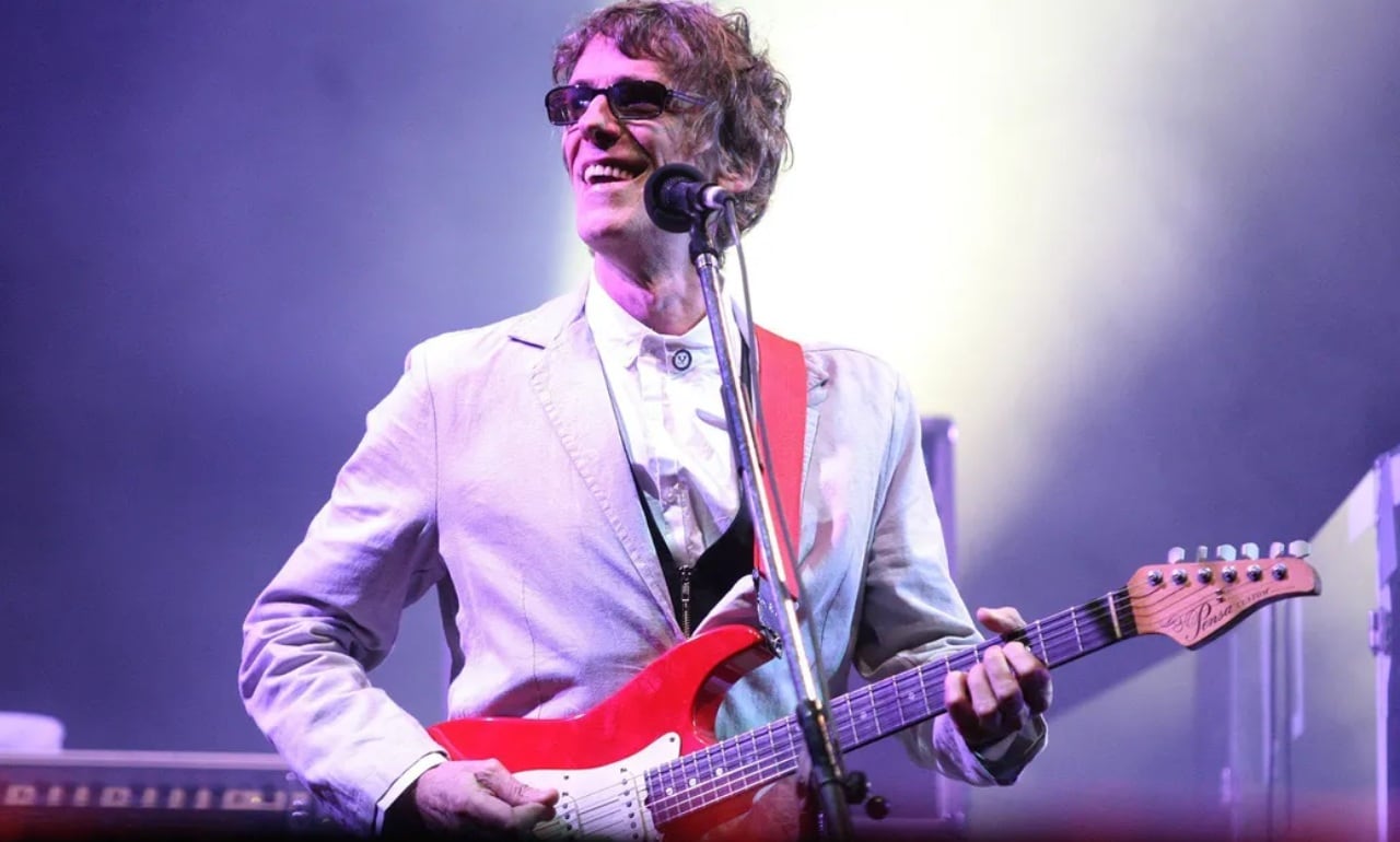 Luis Alberto Spinetta dando su histórico concierto en Vélez donde repasó toda su carrera.