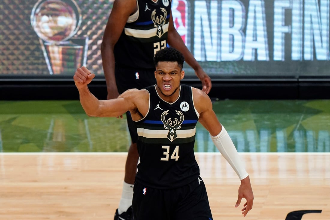 Giannis Antetokounmpo "la rompió" con 50 puntos y lideró a los Bucks al título en la NBA. (AP)