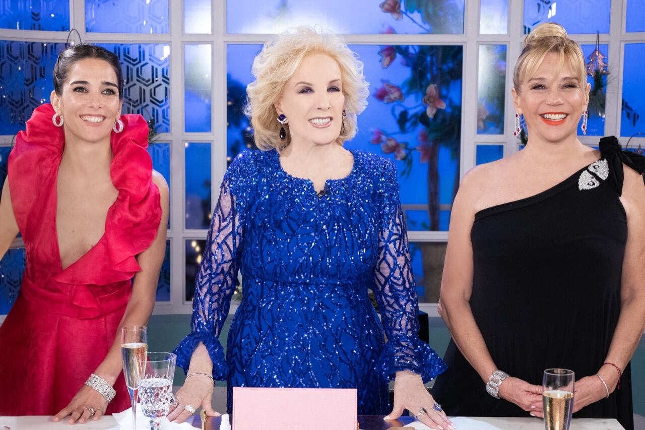 Mirtha Legrand reapareció en TV y sentó a la mesa a su hija y a su nieta.