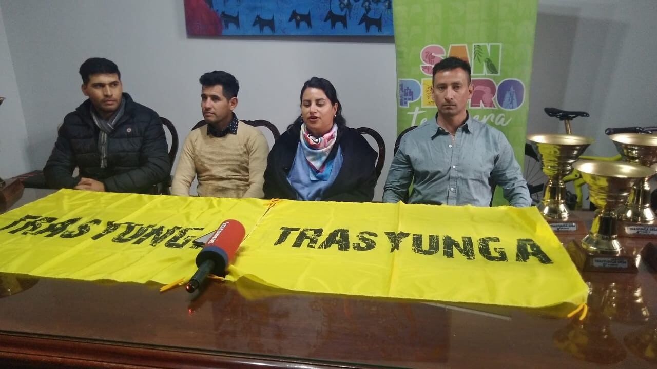 Gabriel Rocha, Julián Martínez, Melina Ainstein y Franco Milano en la conferencia de prensa de presentación del desafío Trasyunga de Mountain Bike.