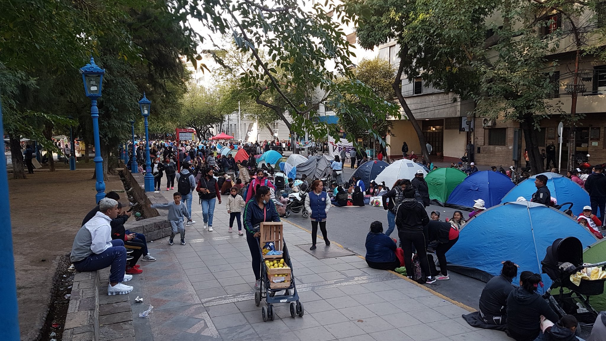 Acampe del Polo Obrero en el centro de Mendoza.