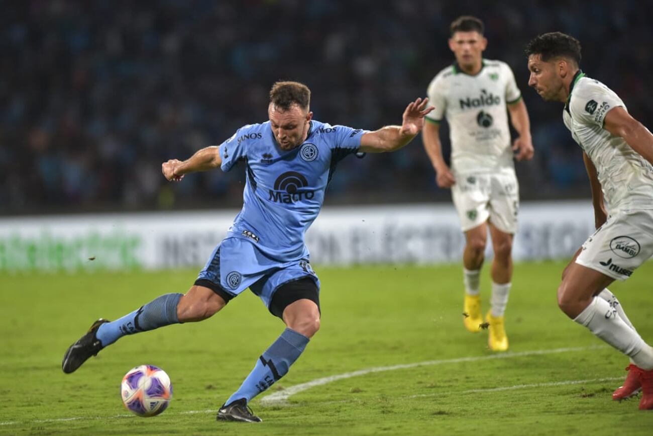 Joaquín Susvielles casi anota el gol del triunfo de Belgrano en la última de la noche (Javier Ferreyra).